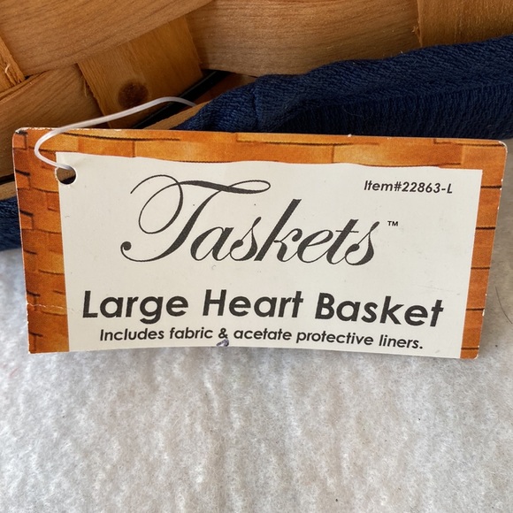Taskets Renaissance Basket Large Heart Shape NWT - Picture 7 of 11